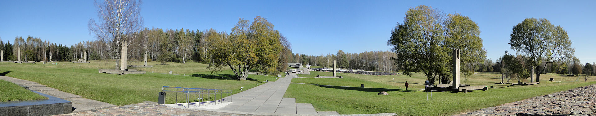 1920px-Khatyn_Panorama