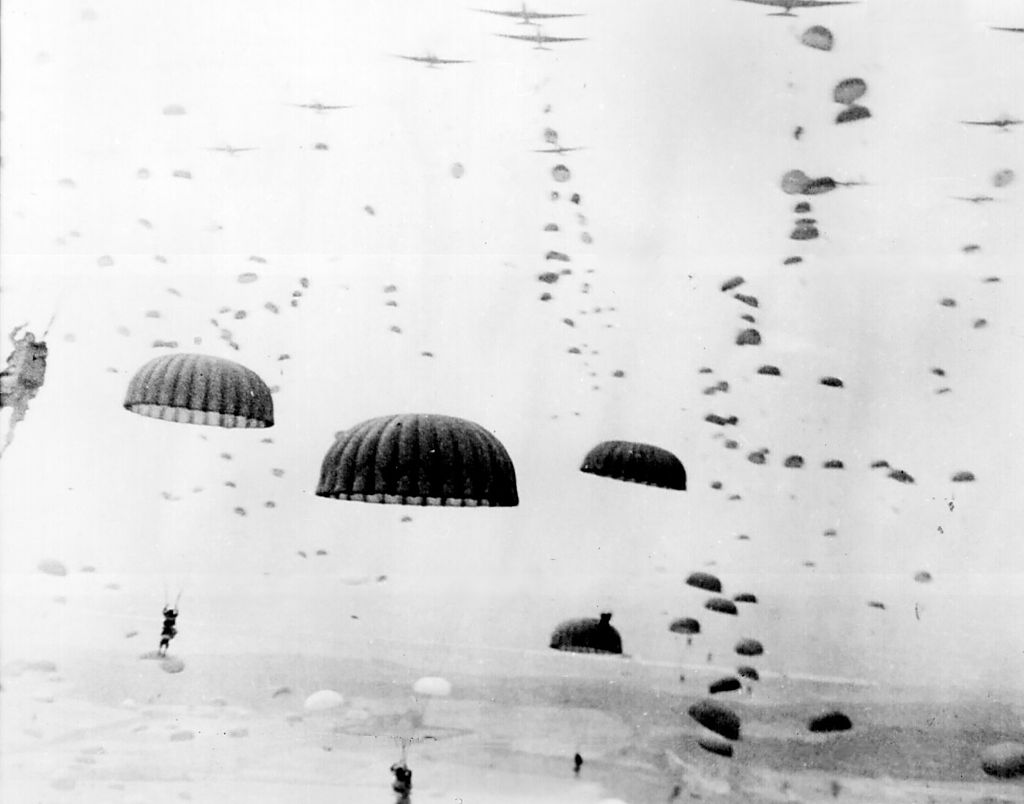 1024px-waves_of_paratroops_land_in_holland
