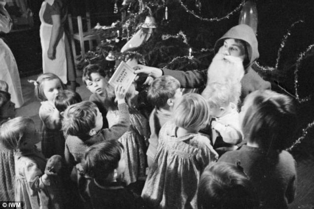 article-2513866-19ccf46000000578-142_634x422