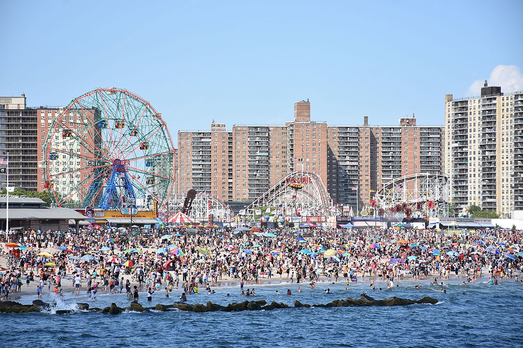 coney_island_beach_and_amusement_parks_june_2016