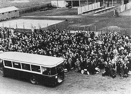 jews-arrive-at-the-drancy-transit-camp