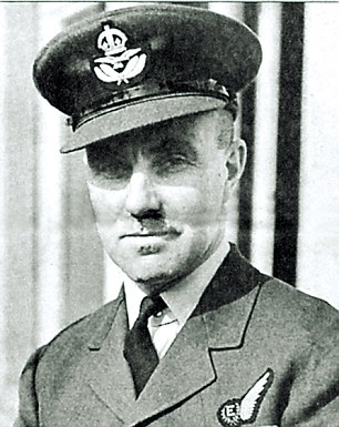 article-2285629-185659F1000005DC-431_306x385