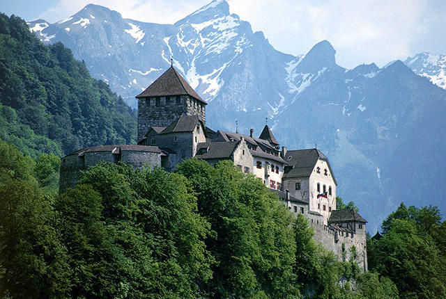vaduz_castle_liechtenstein_0