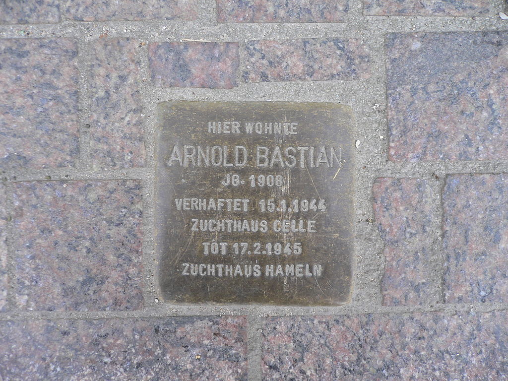 1024px-Arnold_Bastian