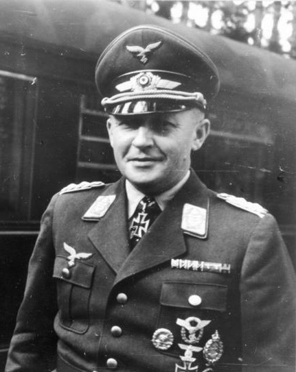 Bernhard-Hermann Ramcke, Kurt Student