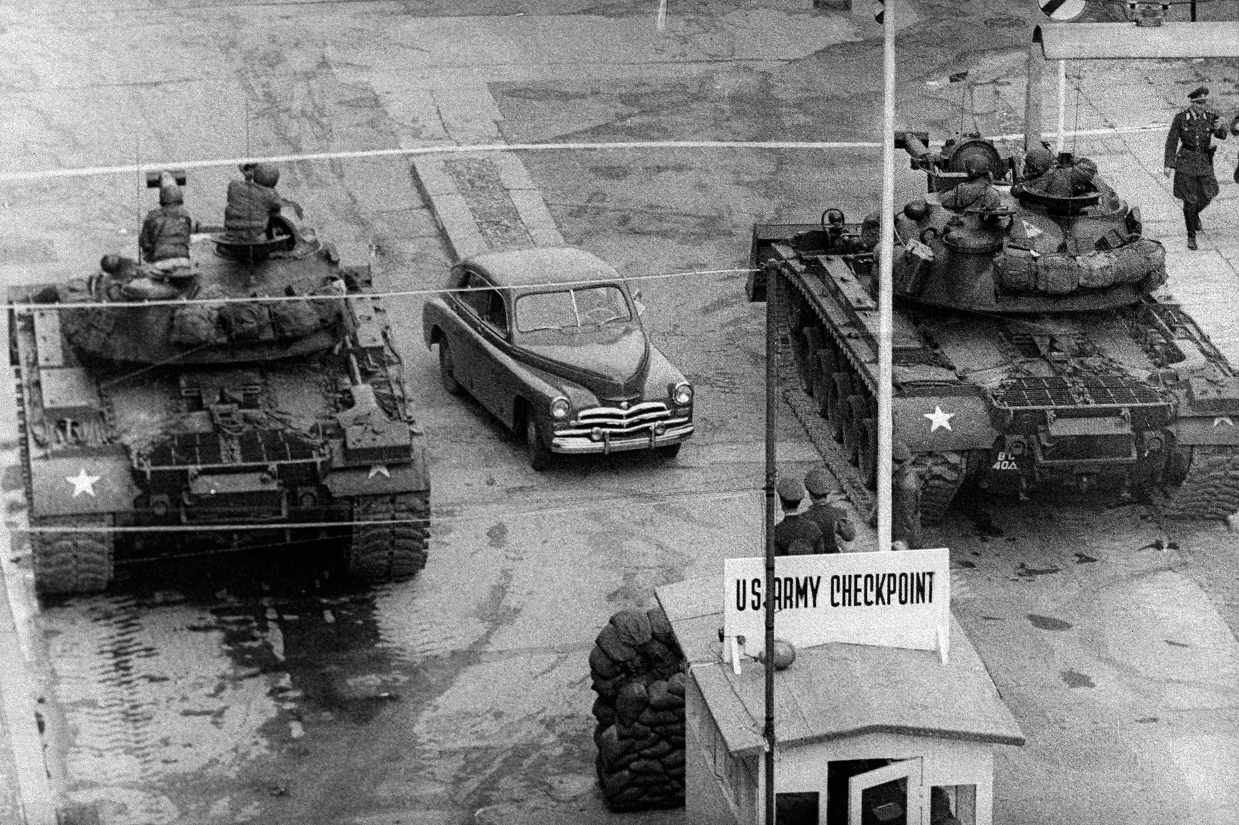 Checkkpoint Charlie Map The dismantling of Checkpoint Charlie – History of Sorts