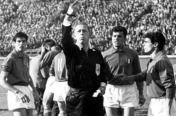 Ken-Aston-World-Cup-1962-D