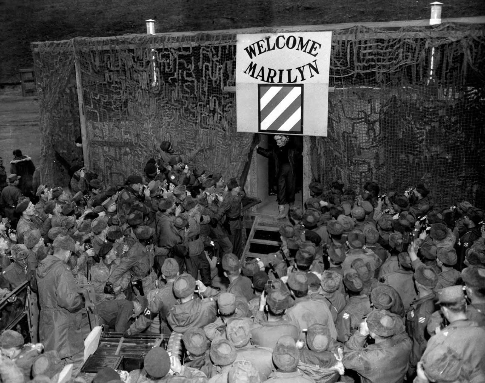 marilyn_monroe_korea (6)