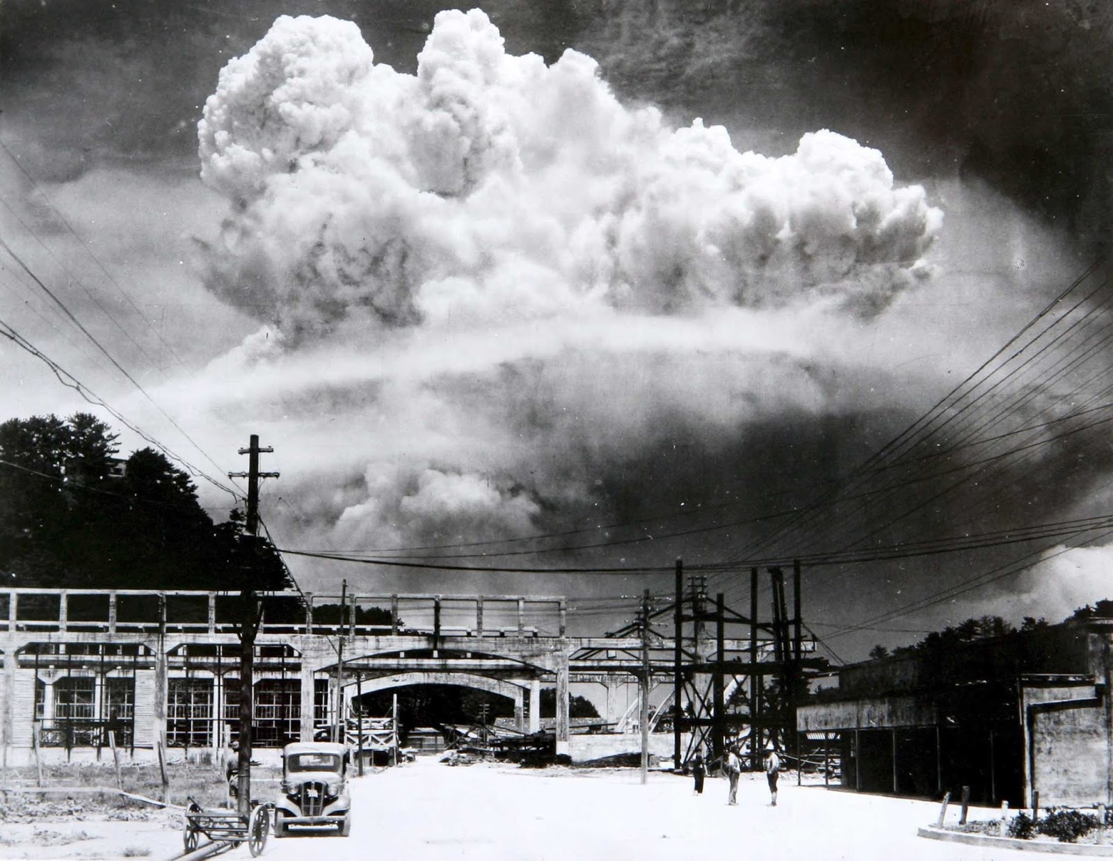 The atomic cloud over Nagasaki, 1945