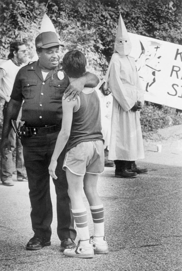 policeman-talks-about-kkk