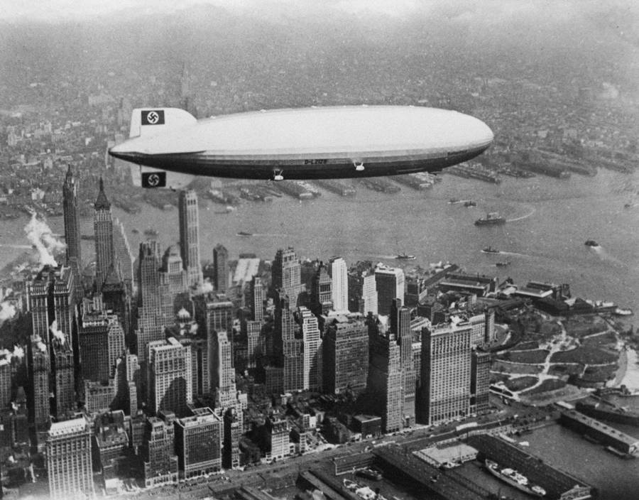 airship-over-skyline