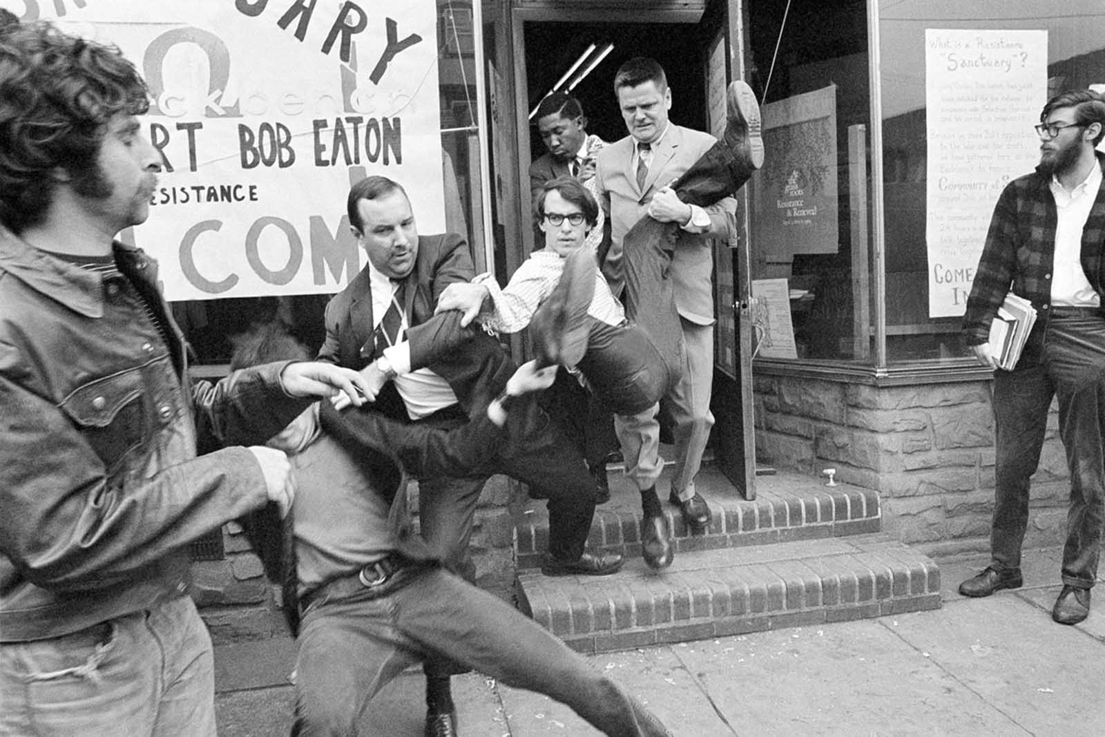 Vietnam_War_Withdrawl (26)