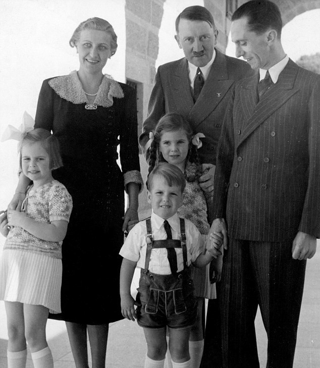 27534C2F00000578-0-image-a-1_1428960613971