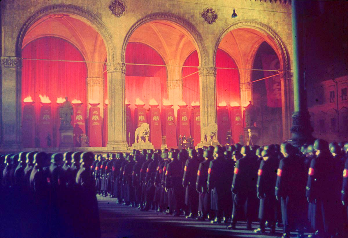 Annual midnight swearing-in of SS troops at Feldherrnhalle, Munich, 1938.