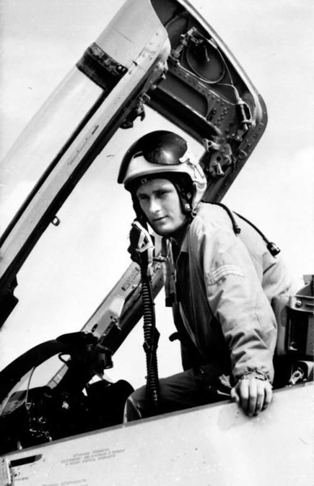 mig_21_into_building_3