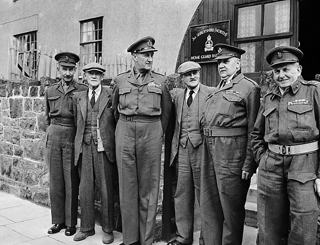 Lt_Gen_Lashner_G_Whistler_(General_Officer_Commanding-in-Chief_of_the_Western_Command)_with_local_Home_Guard_commanders_at_Oswestry_(5470501779)