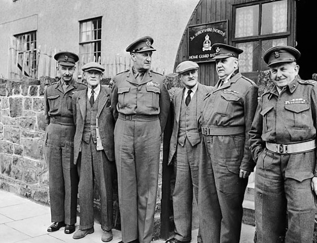 Lt_Gen_Lashner_G_Whistler_(General_Officer_Commanding-in-Chief_of_the_Western_Command)_with_local_Home_Guard_commanders_at_Oswestry_(5470501779)