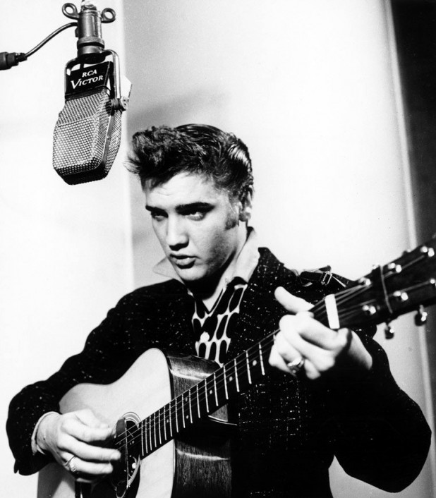 1954-elvis-at-sun-records-620x777