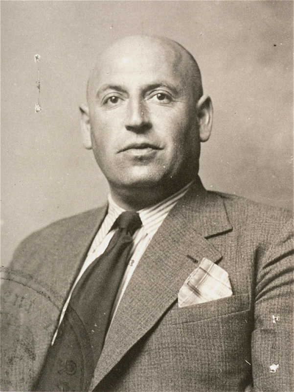 ernst_cahn_19370.jpg()(E82D7930DBD3E79338CD7669A32C863B)