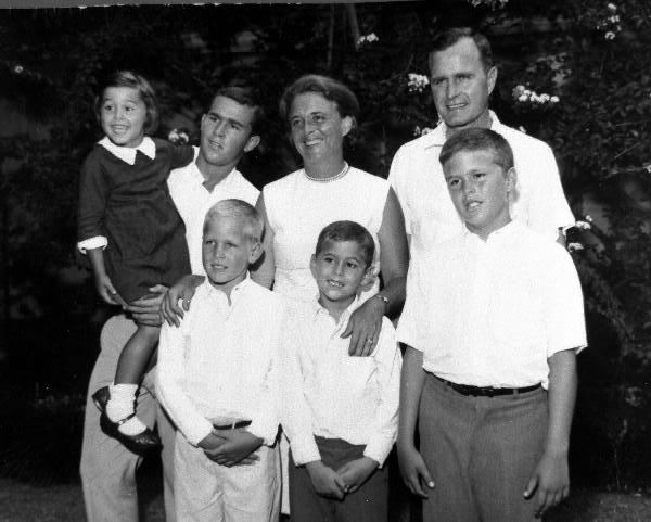 Entire_Bush_family