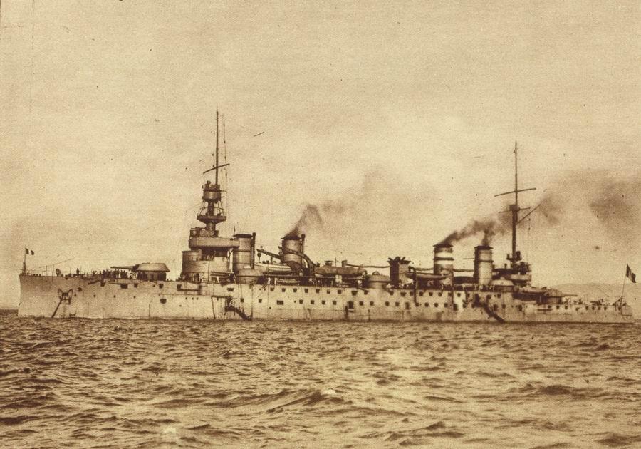French_cruiser_Leon_Gambetta (1)