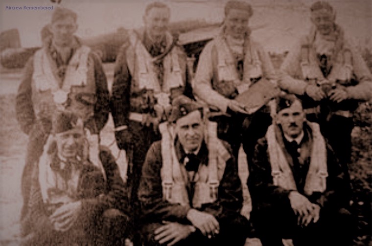 10-squadron-halifax-iii-mz684-za-b-crew-w800