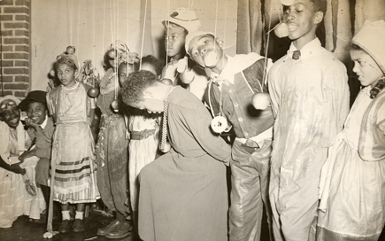 1944-halloween-party-fr-douglasscommctr-435w