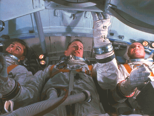 Apollo1_Crew_im_Simulator