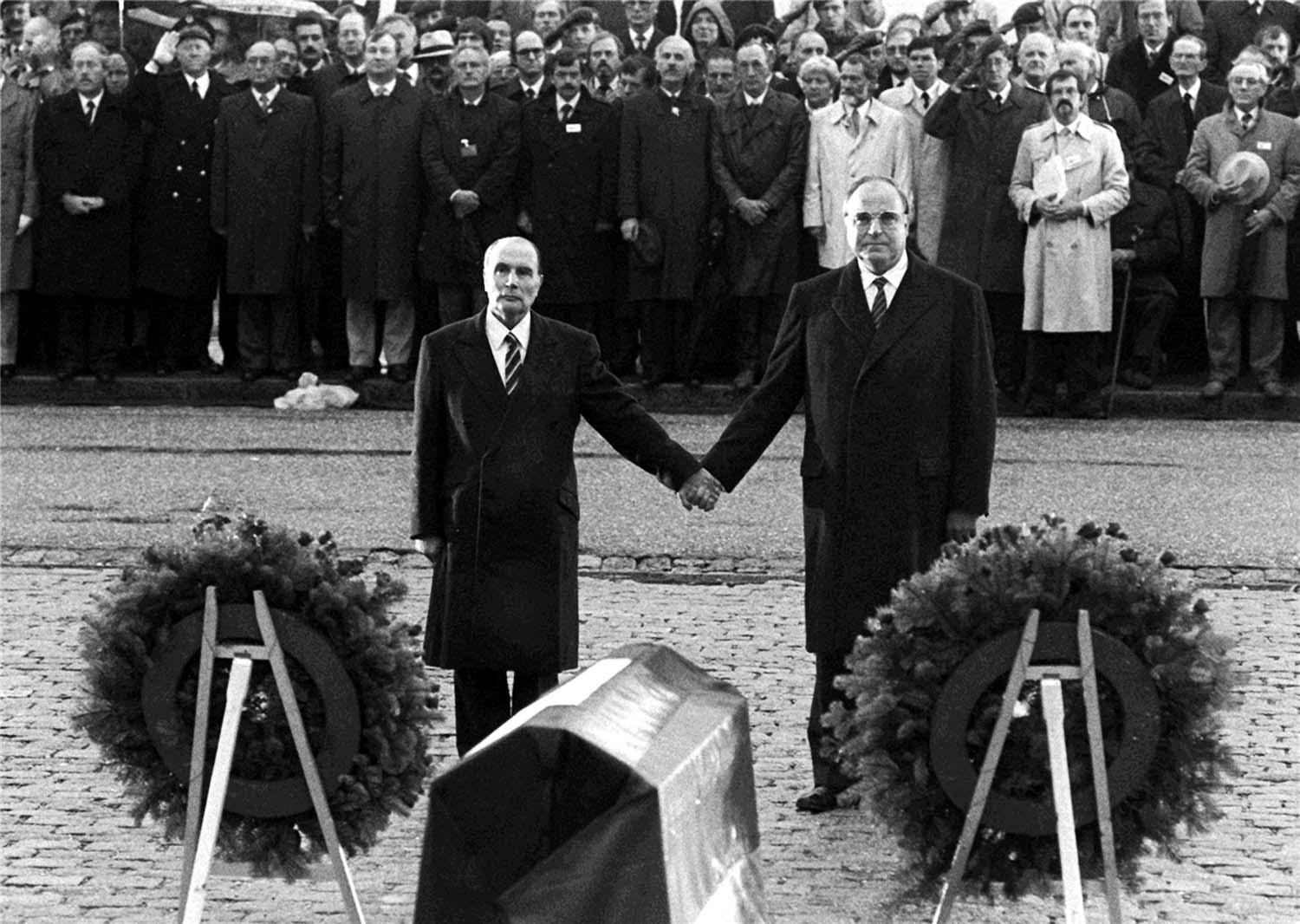 Kohl and Mitterand in Verdun, 1984 (1)