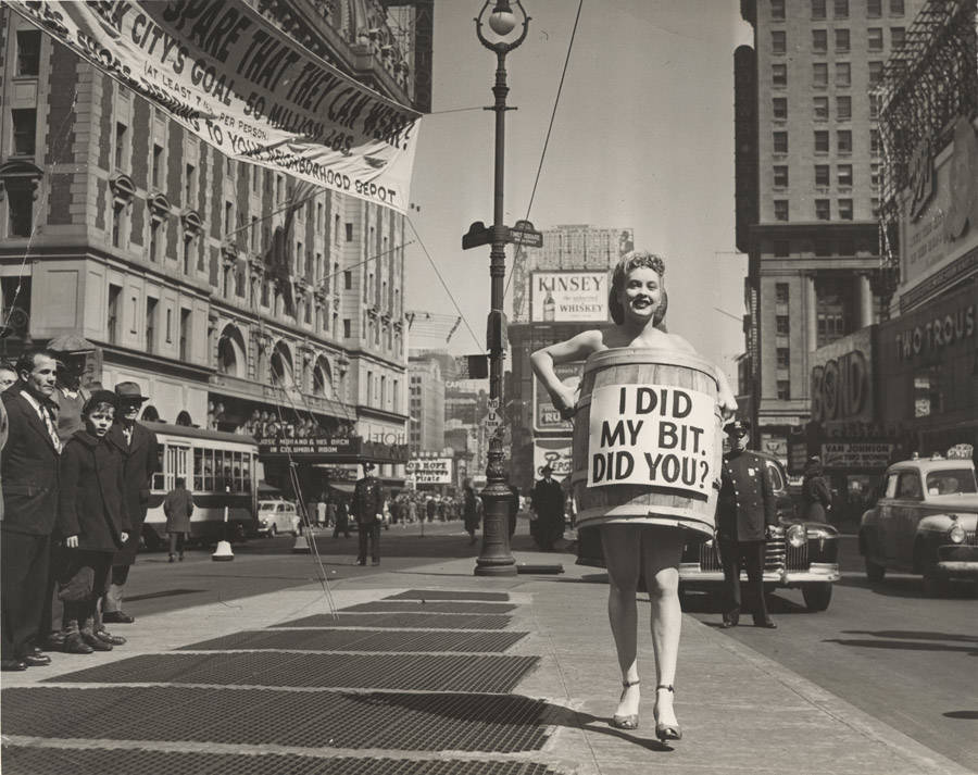 promo-girl-times-square