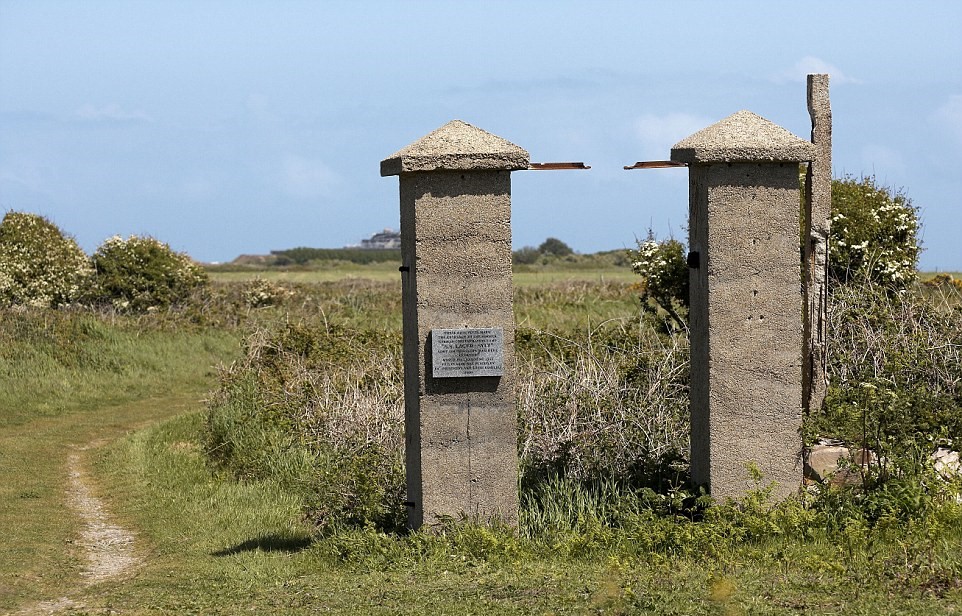 2F638B8D00000578-3363742-image-a-5_1450339854949