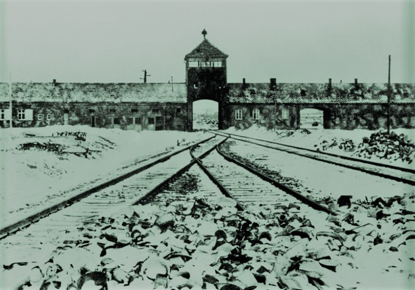 AUSCHWITZ