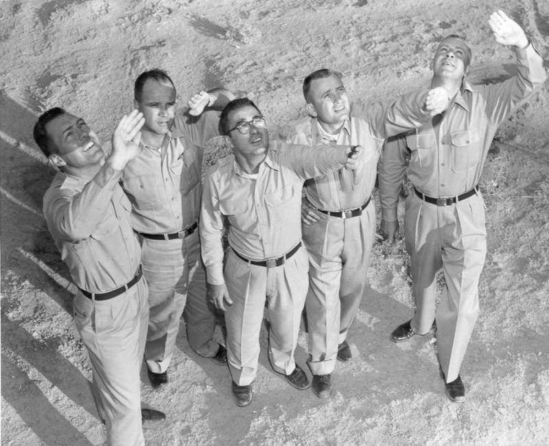 airforce-watching-nuclear-bomb