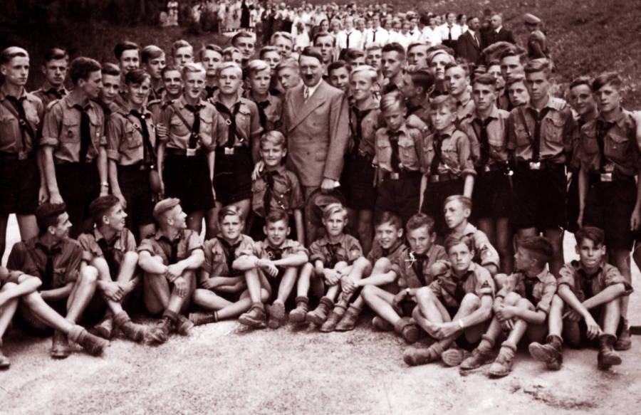hitler-youth-large-group