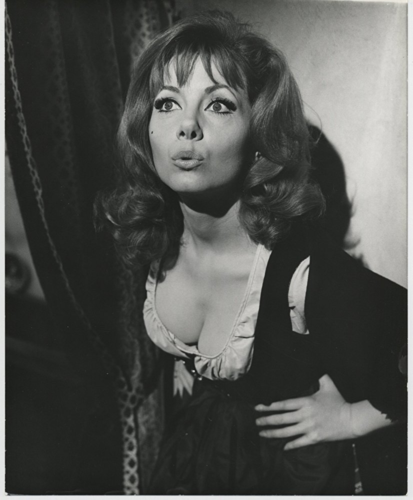 MV5BMmI4MGJjNWUtMTY1OS00NzIxLTlhZjctNmMzMjI1YTE4MGJjXkEyXkFqcGdeQXVyMzAwOTU1MTk@._V1_SX826_CR0,0,826,999_AL_