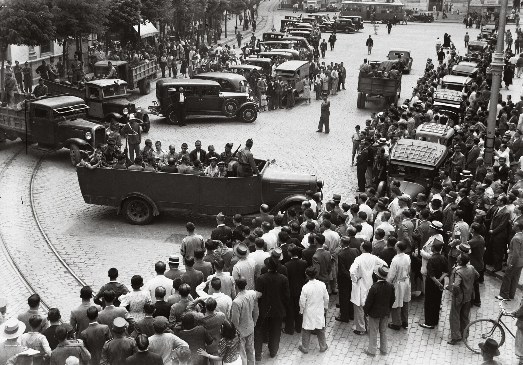 13HOTHSCHILD-superJumbo