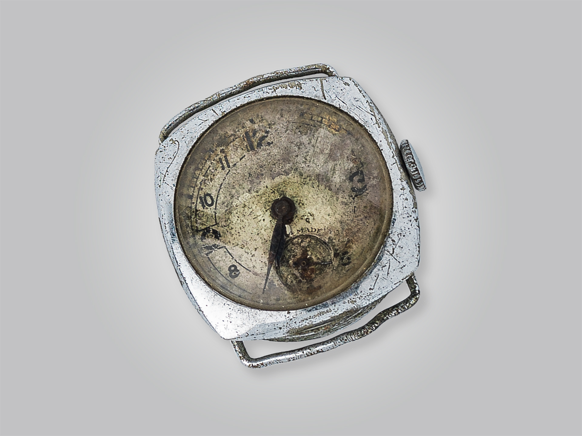 5.-Gebombardeerd-horloge1