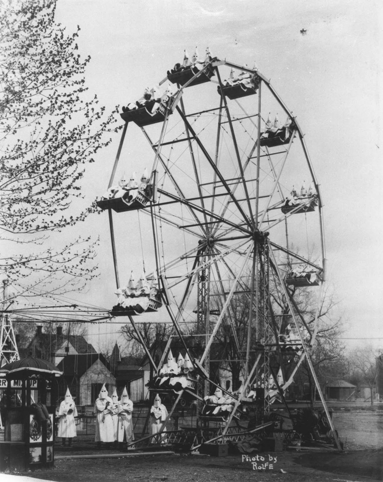 ku_klux_klan_ferris_wheel