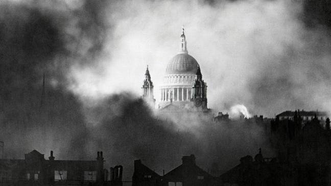 fire-around-st-pauls-cathedral-london-136395144108103901-141223163039