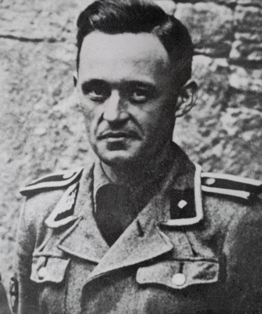 Fighting for the enemy – History of Sorts